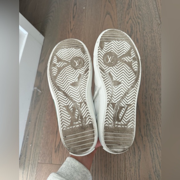 Like New! Louis Vuitton Charlie Sneakers “White Green” - Picture 6 of 6